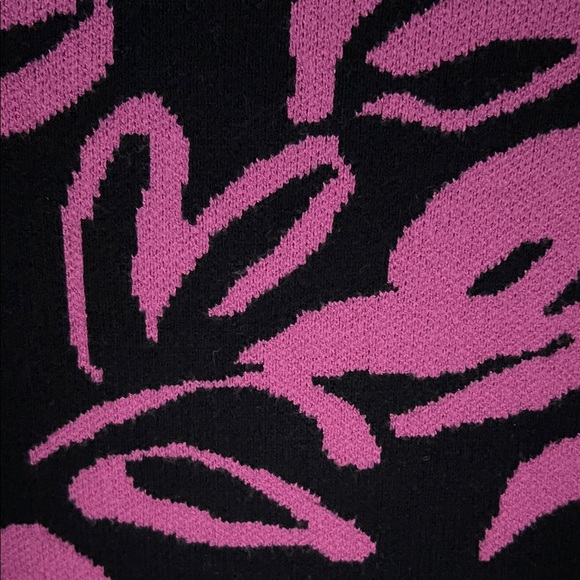 Christian Siriano Black and Deep Magenta Knit Sweater - Picture 9 of 13